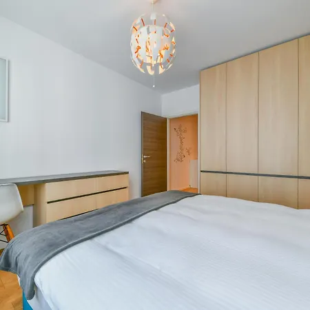 Cosy W Parking Apartment *