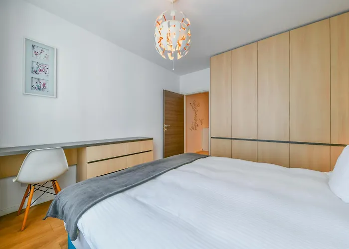 Cosy W Parking Apartament *