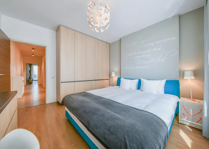 Cosy W Parking Apartament *